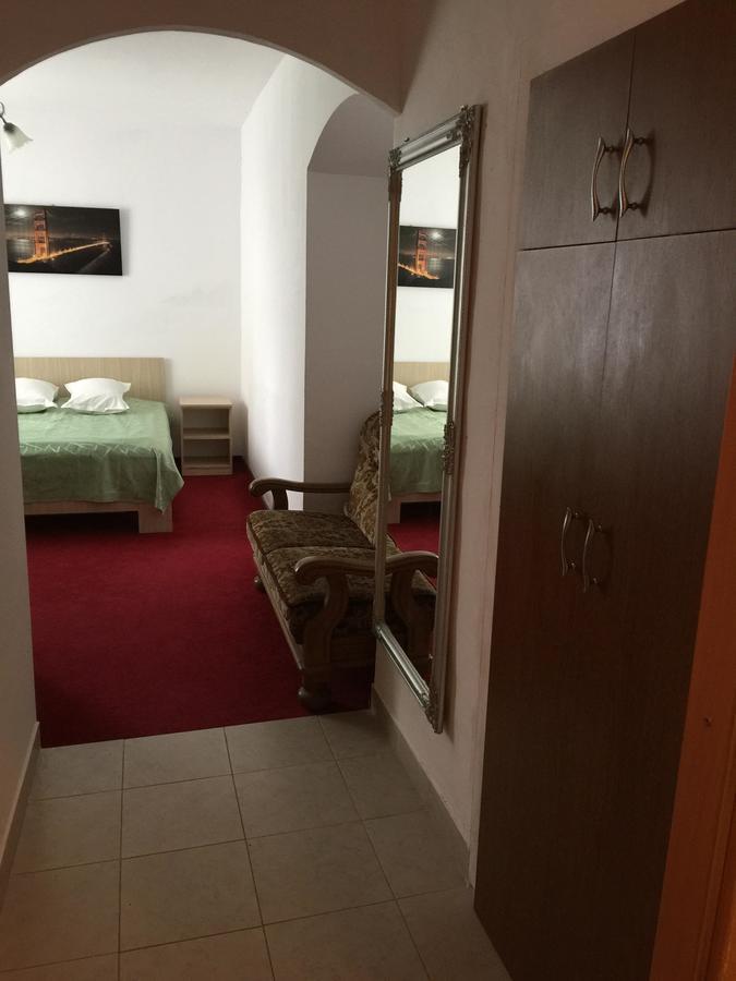 Hotel Rares Botosány Kültér fotó