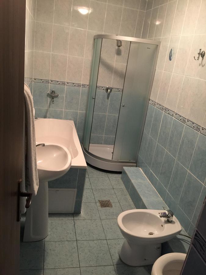 Hotel Rares Botosány Kültér fotó