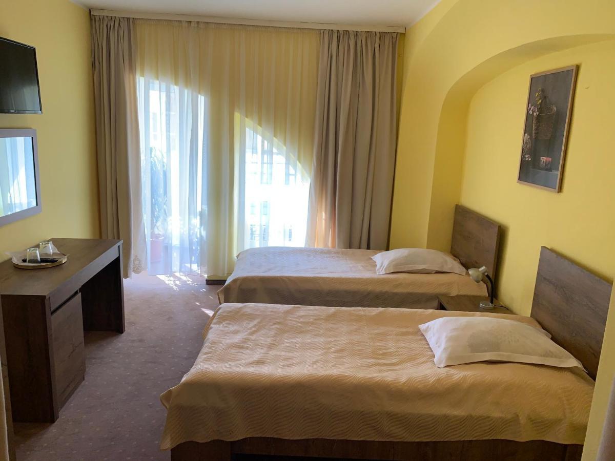 Hotel Rares Botosány Kültér fotó